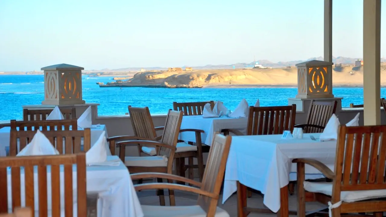 الفندق روحانو بيتش ريزورت - القصير